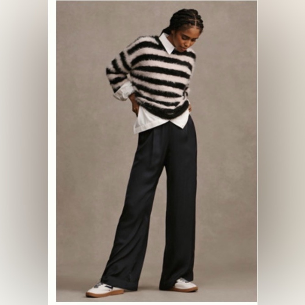 Velvet by Graham & Spencer Black Garment